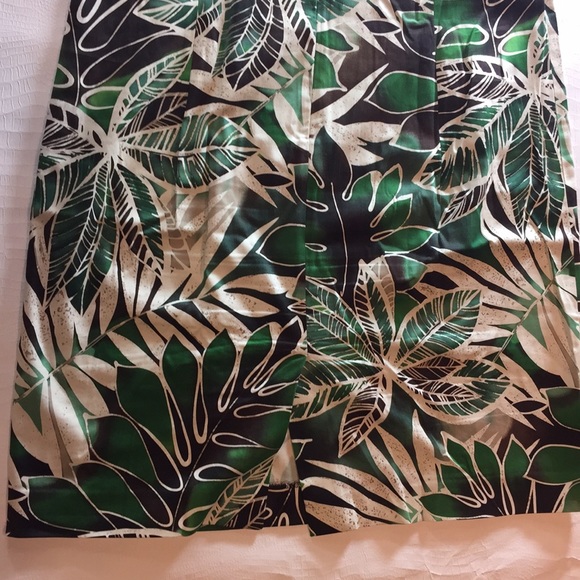 Jones New York Backless Green Dress.1876 - Picture 4 of 4